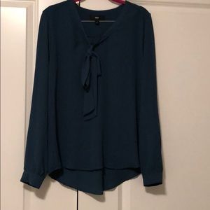 Neck tie blouse